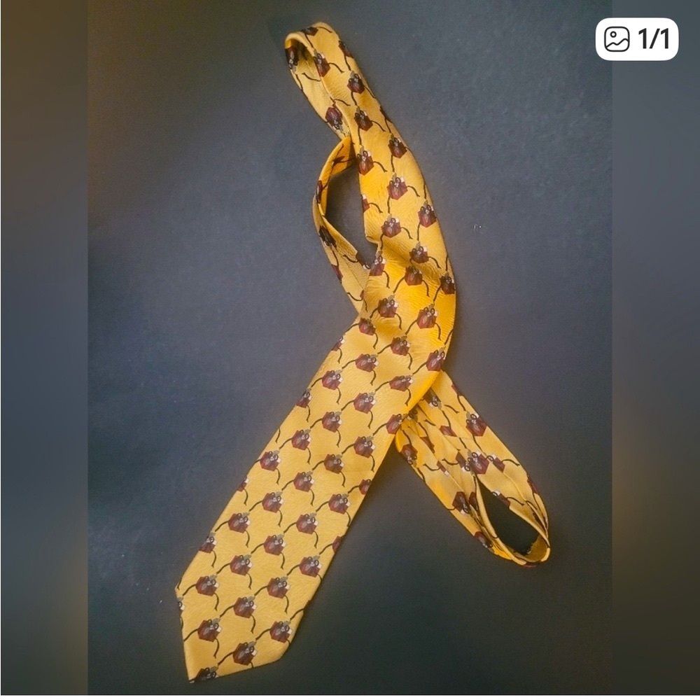 Monsieur Pierre Elegant Yellow Tie - Picture 2 of 3